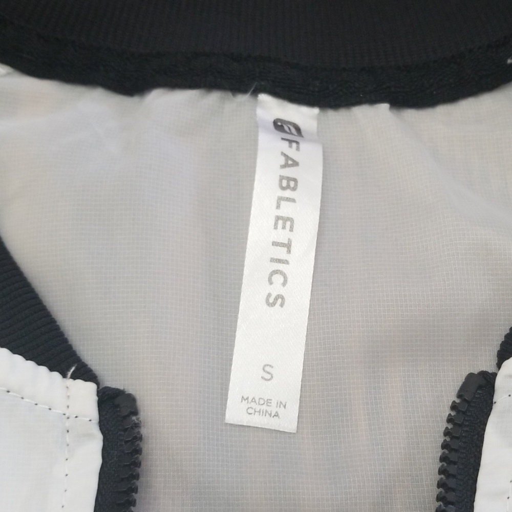Fabletics Mesh Windbreaker Exercise Jacket Small - image 2